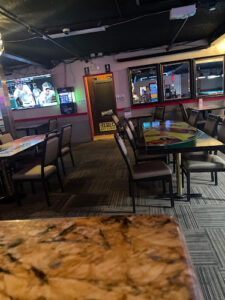 89 Sports Bar & Billiards - Aloha