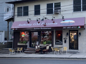 Anthony GM Pizzeria - Edgewater
