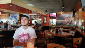 Applebee's Grill + Bar - Newton