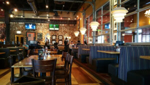 BJ's Restaurant & Brewhouse - Bakersfield