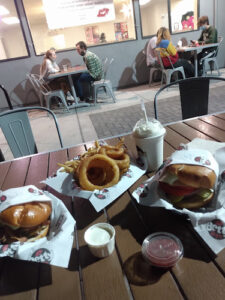 Betty Burgers - Aptos