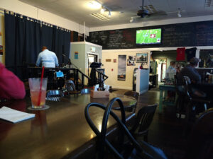 Broken Anchor Bar and Grill - Bandon