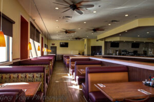 Broken Yolk Cafe - La Quinta