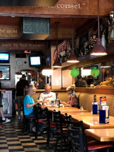 Chesley's Bar & Grille - Lincoln Park