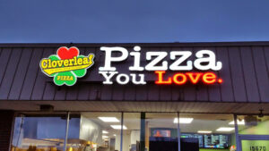 Cloverleaf Pizza - Roseville