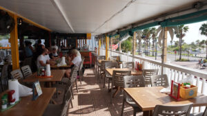 Crabby's Beachwalk Bar & Grill - Clearwater