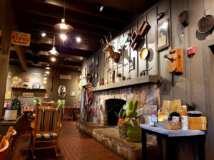 Cracker Barrel Old Country Store - Round Rock