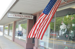 Critics Choice, Uptown - Alexandria