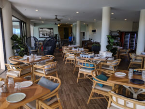 DECK. at Queen Kapiolani Hotel | Waikiki / Honolulu | Restaurant / Wedding - Honolulu