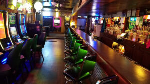 Danny's Lounge - Alton