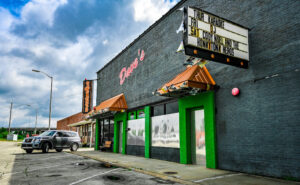 Dave's Dawg House - Paragould