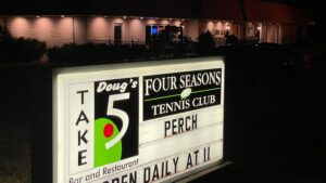 Doug's Take 5 Restaurant at Four Seasons - Green Bay