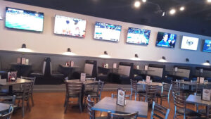 Fat Willy's Carefree Hwy & Black Mountain Pkwy - Cave Creek