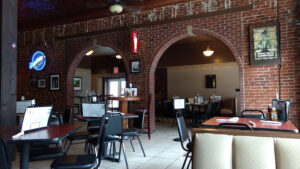 Finn's Food & Spirits - Hannibal