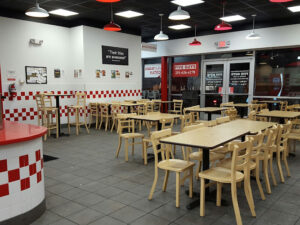 Five Guys - Daphne
