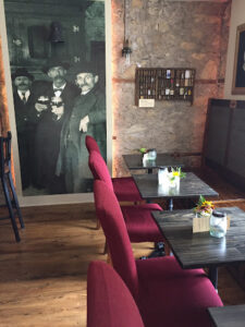 Five20 Social Stop - Cedarburg