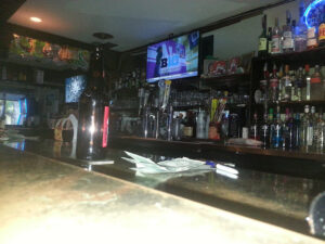 Four Coyne's Bar & Grill - Round Lake
