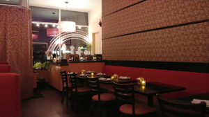 Four Spoons Thai Inspired Cuisine & Bar - Newton