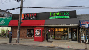 Freshmix Salads, Bowls & Wraps - Queens