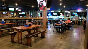 Froggers Grill & Bar - Oviedo