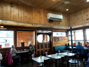 Harbor Light Restaurant - Reedsport