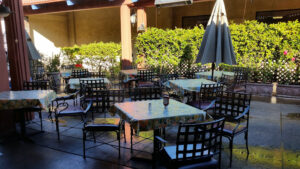 Hof's Hut Restaurant & Bakery - Seal Beach