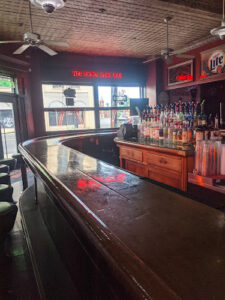 Horse Shoe Bar - Warren