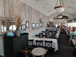 Howard's Seafood Restaurant - Long Beach