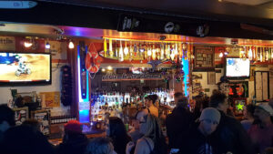 Huck-n-Finns Sports Bistro - Emmett