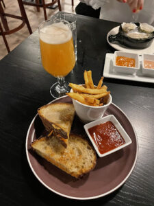 Hugo's Bar and Grill - Montpelier