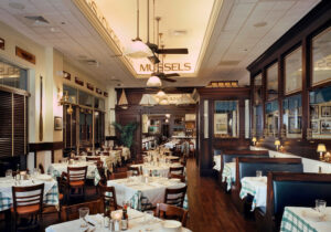Hugo’s Frog Bar & Fish House - Naperville