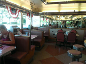 Hunter's Dinerant - Auburn