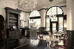 Italian Restaurant La Traviata - Long Beach