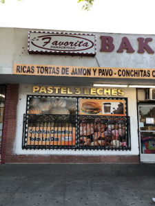 La Favorita Bakery - Lynwood