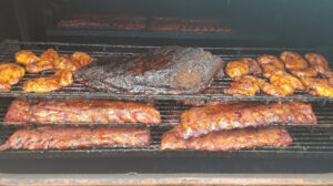 Laura's BBQ Waterfront Restaurant and Bar - Glen Cove