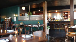 Lis Bar - Kingston
