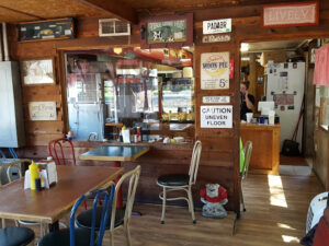 Livelys BBQ and Breakfast - Cedartown