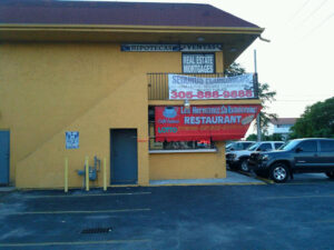 Los Hermanos Salvadoreños Restaurant - Hialeah