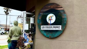 Los Pericos Market - Santa Cruz