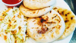 Los Potrillos Deli - Glen Cove