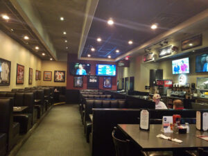 Louie's Grill & Bar - Edmond