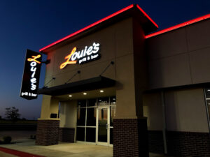 Louie's Grill & Bar - Midwest City