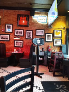 Louie's Grill & Bar - Stillwater