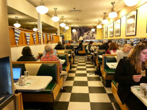 Lou's Restaurant & Bakery - Hanover