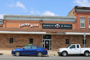 Lucky Aces Sports Bar & Grill - Pardeeville
