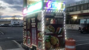 Lucky food cart - Merrick
