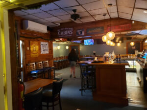 Lynnapesaukee Four Winds Pub & Grill - Lynn