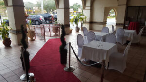 MOMENTS BAR AND GRILL - Tamarac