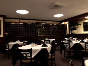 Manhattan Fine Dining Restaurant - Lufkin