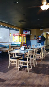 Me n ed's Pizzeria - Visalia